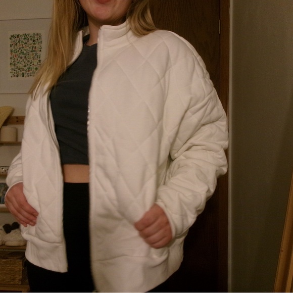 Women's White Quilted Jacket - Picture 2 of 4